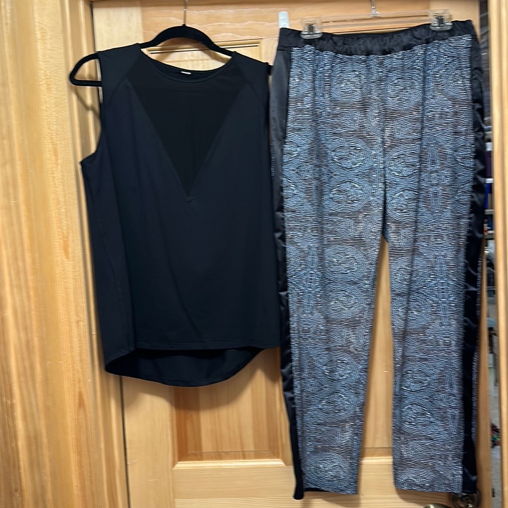Lululemon pants outfit size 8.